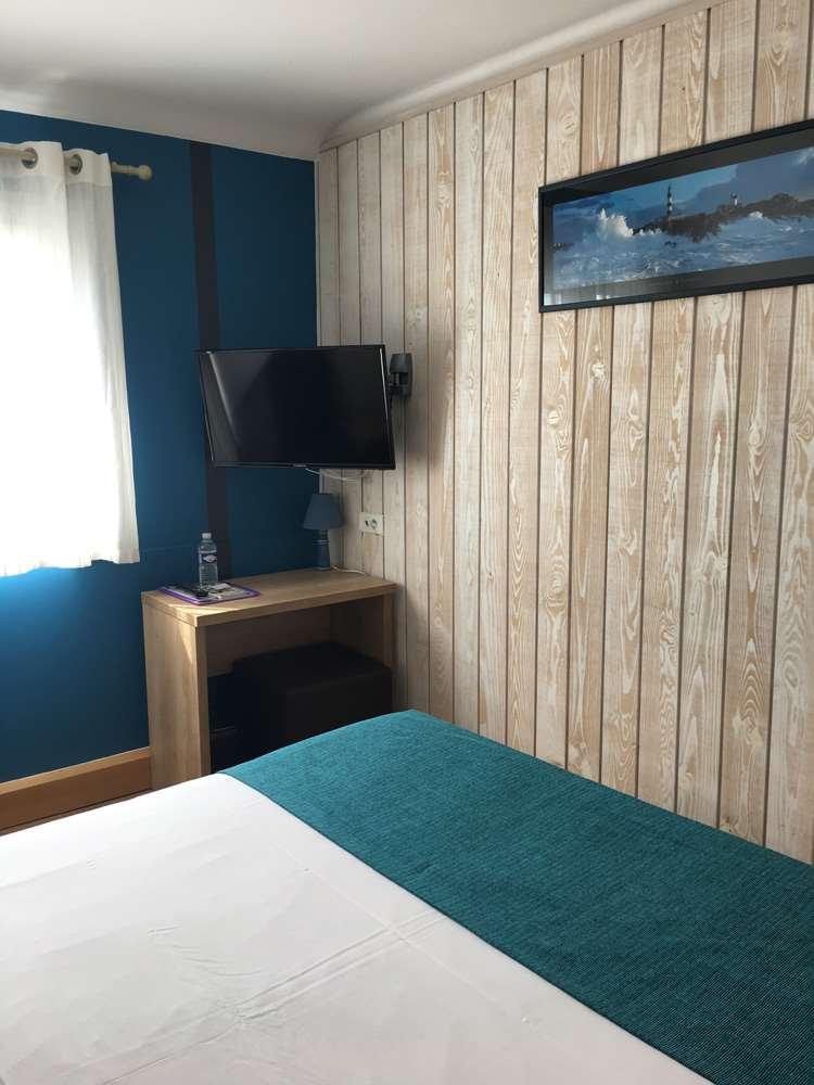 Brit Hotel Des Halles Concarneau Bilik gambar