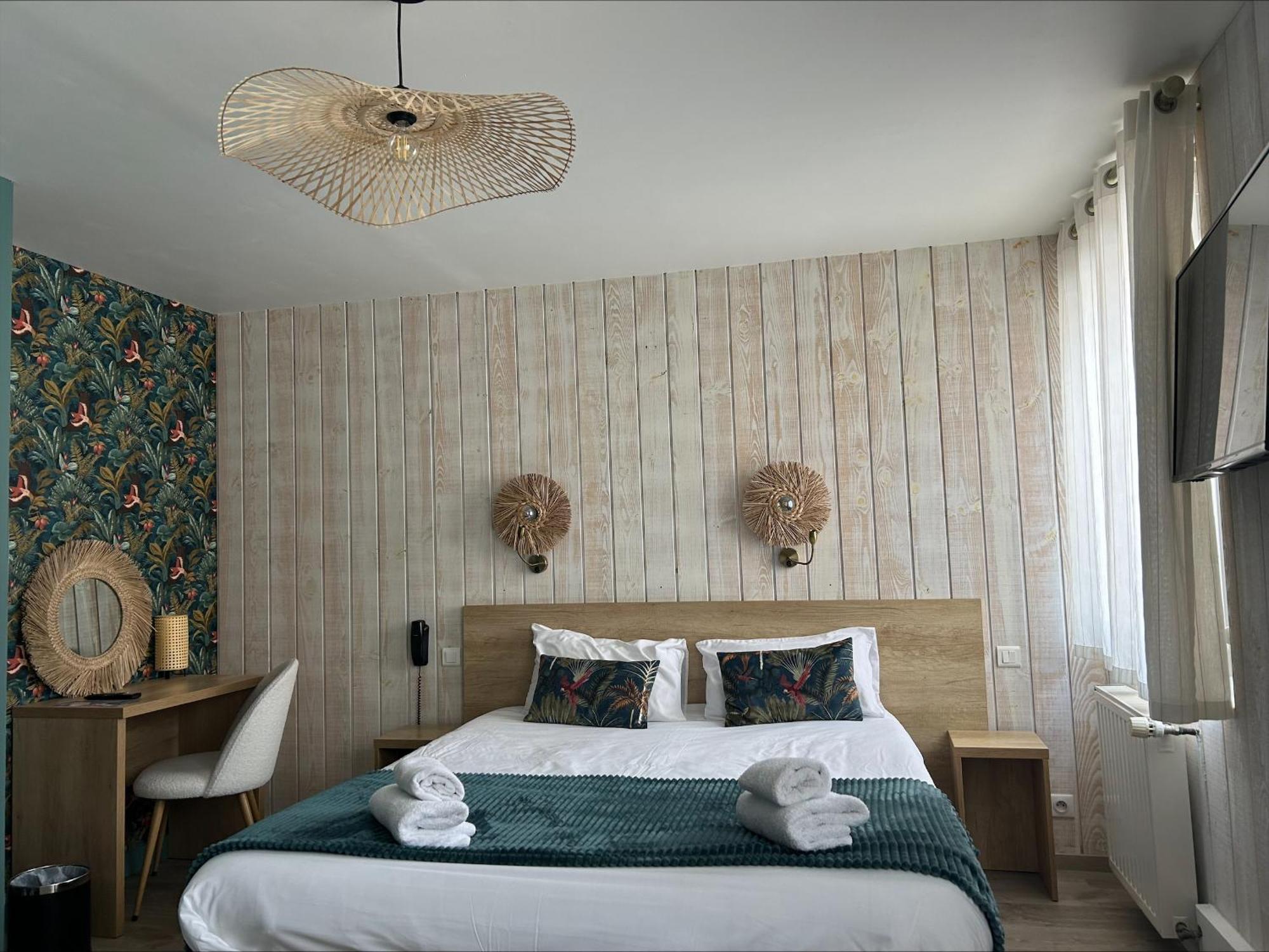 Brit Hotel Des Halles Concarneau Bilik gambar
